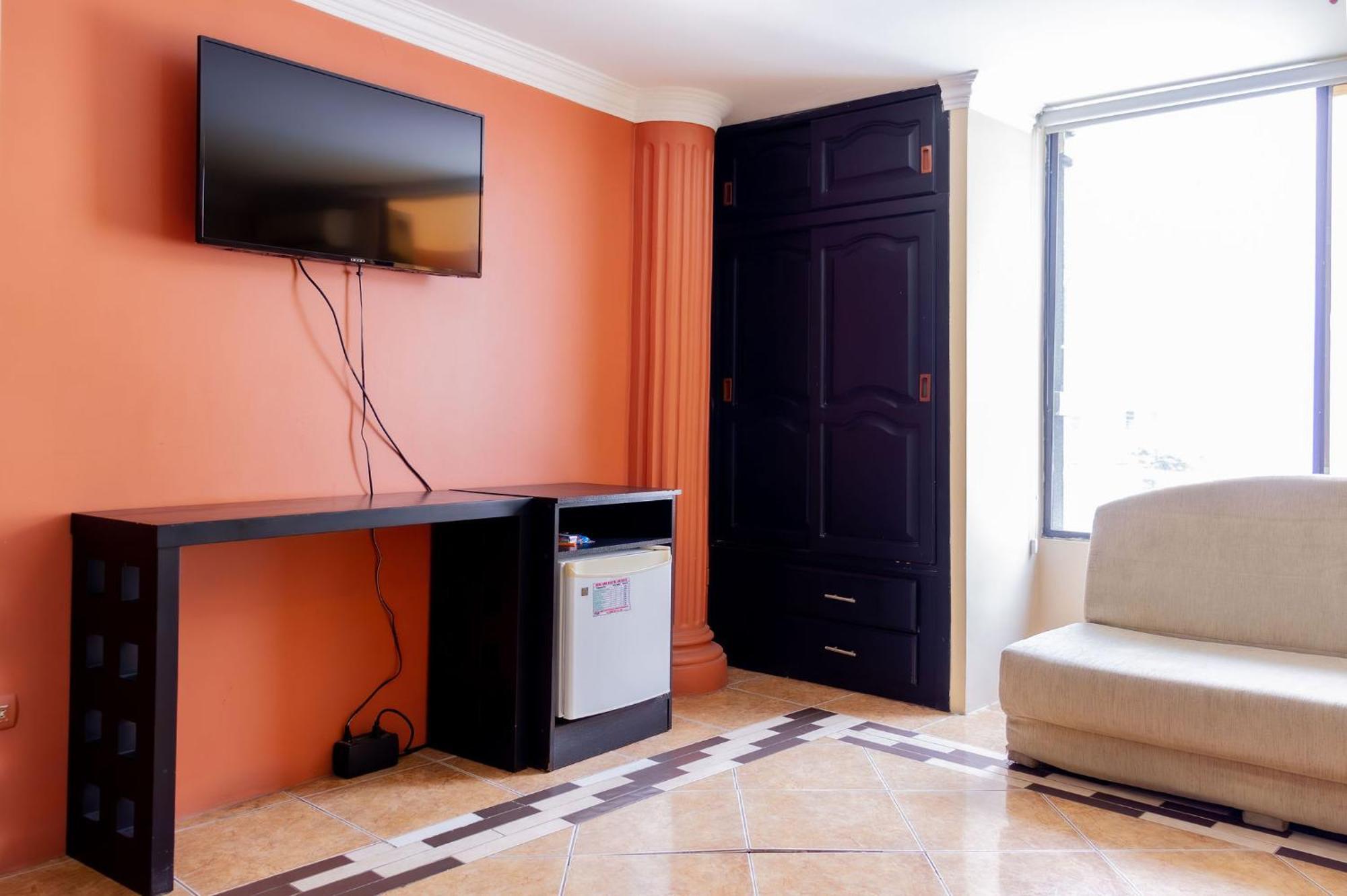Hostal Antares Манта Екстер'єр фото