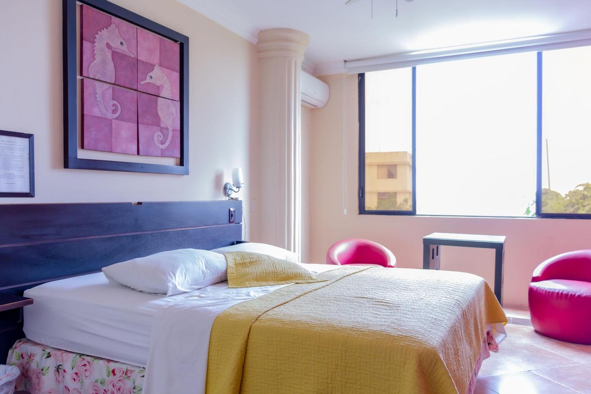 Hostal Antares Манта Екстер'єр фото