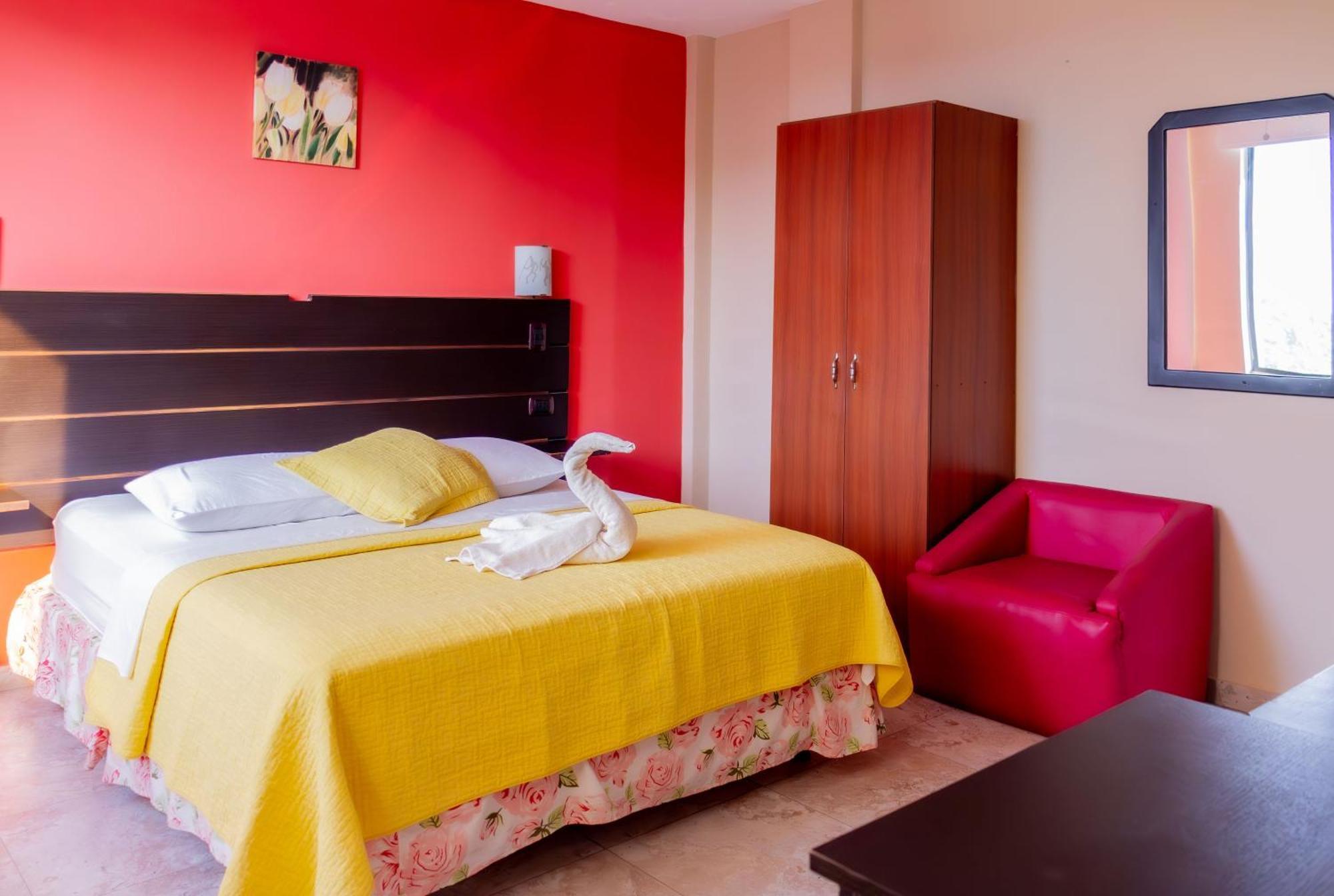 Hostal Antares Манта Екстер'єр фото