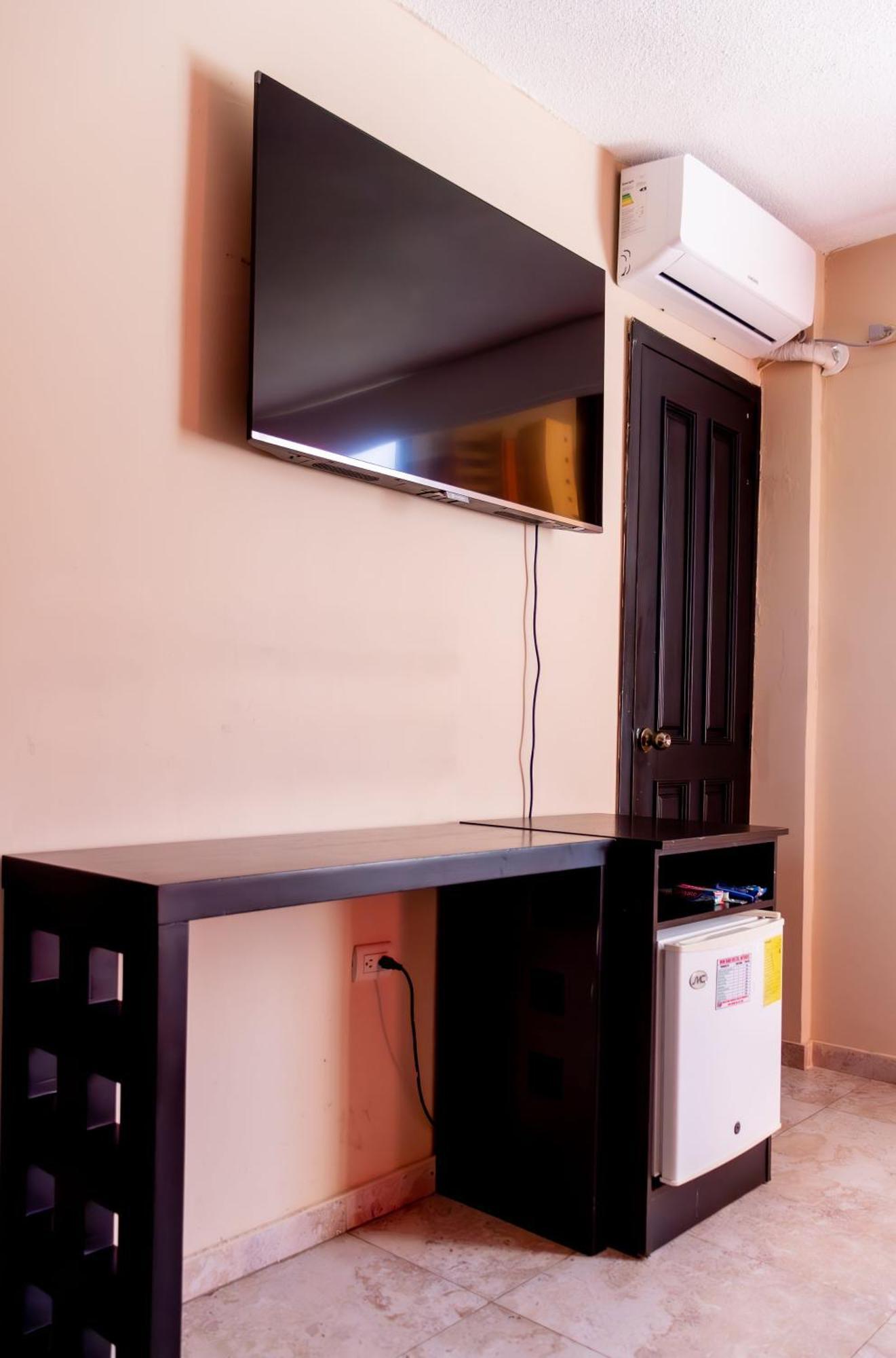 Hostal Antares Манта Екстер'єр фото
