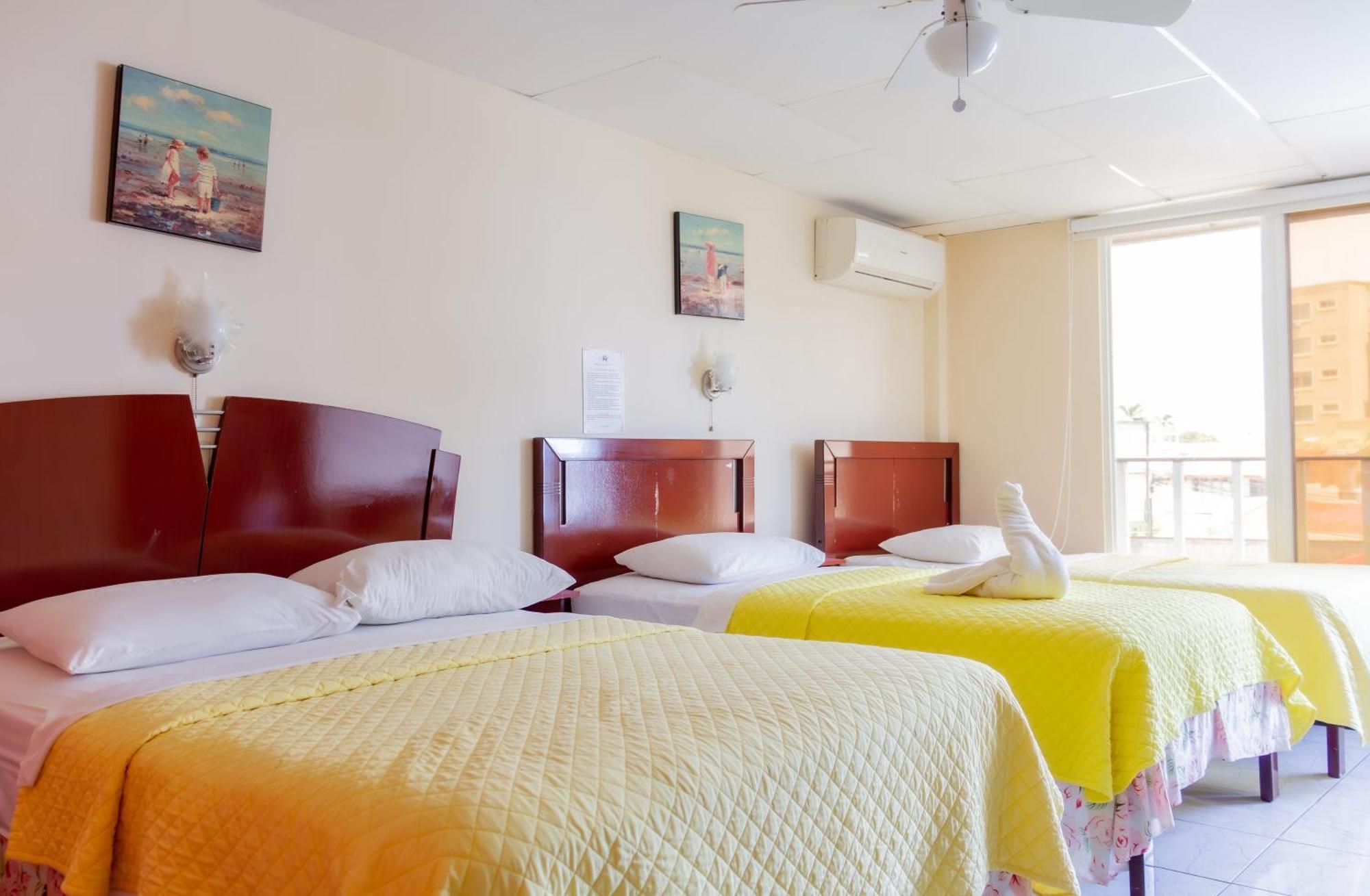 Hostal Antares Манта Екстер'єр фото