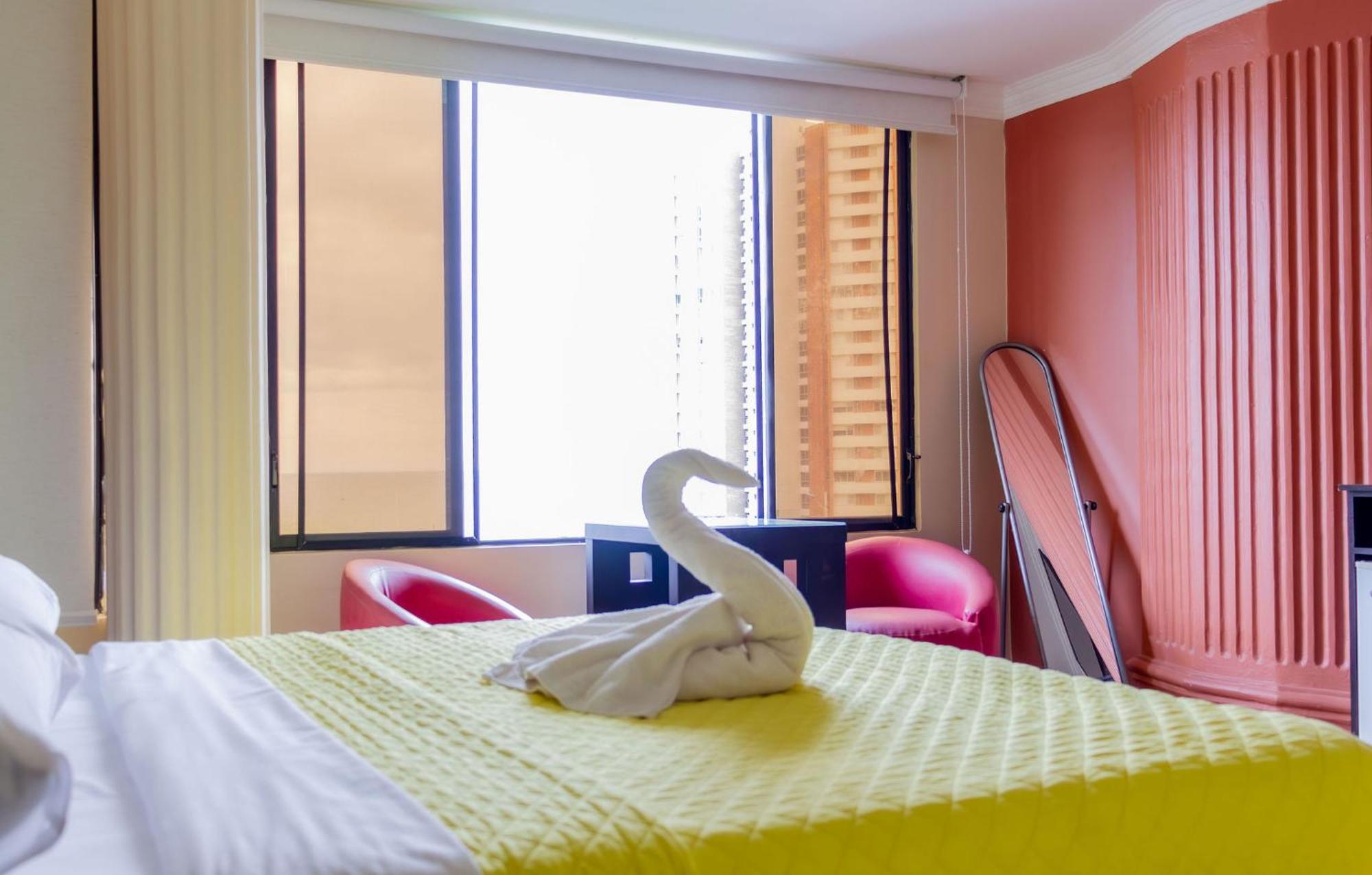Hostal Antares Манта Екстер'єр фото