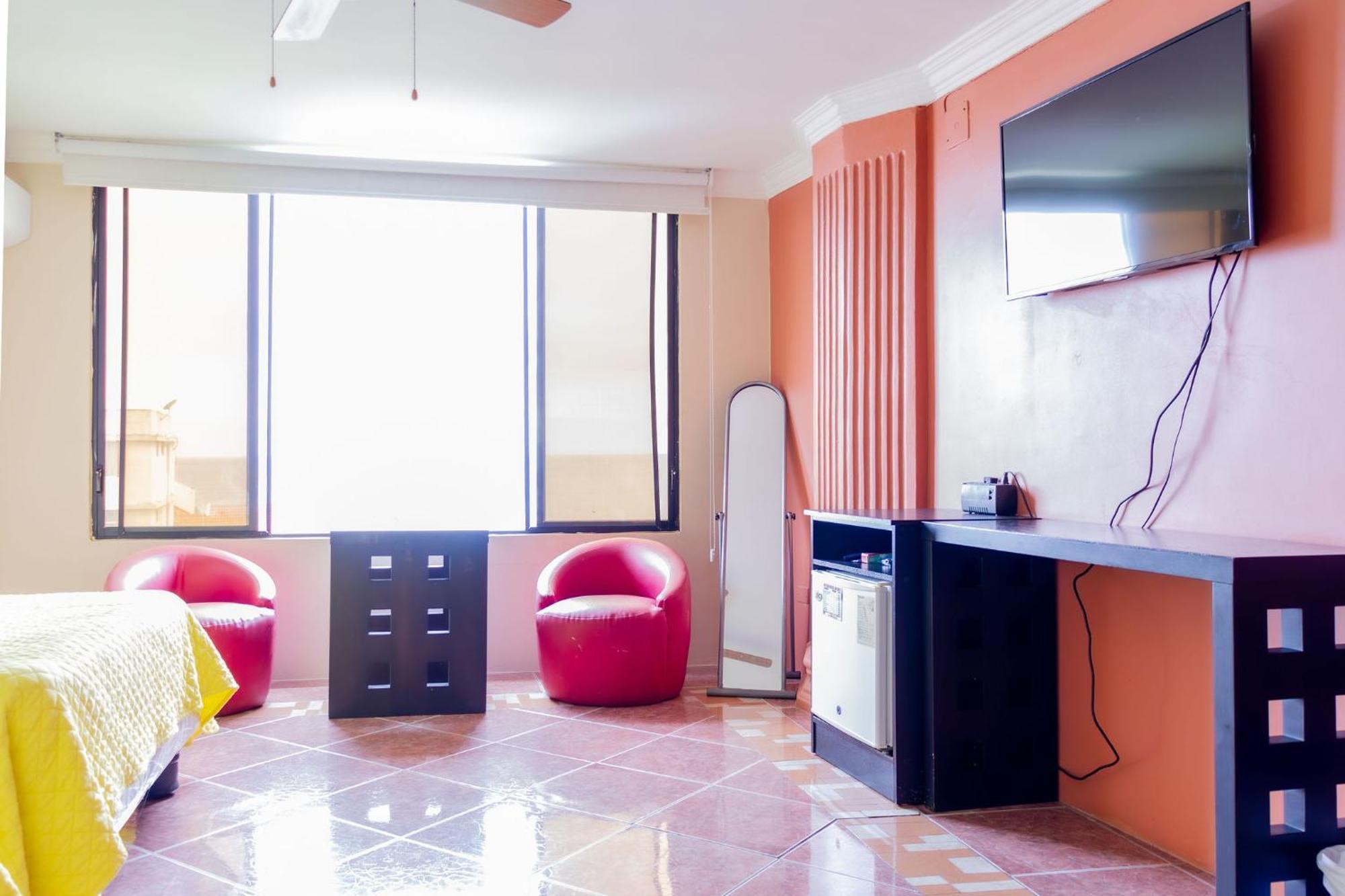 Hostal Antares Манта Екстер'єр фото