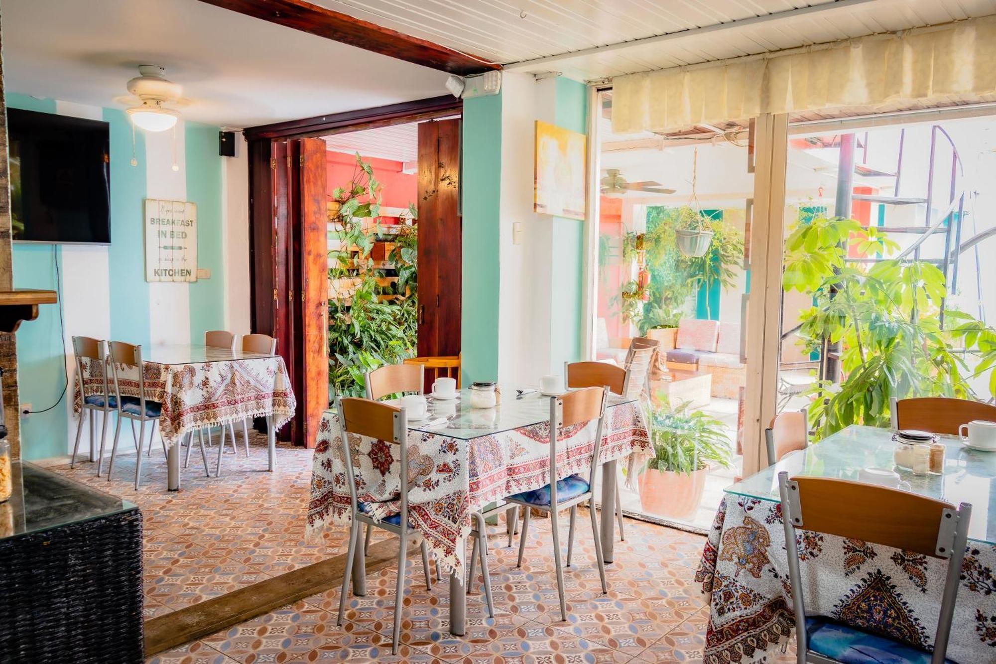 Hostal Antares Манта Екстер'єр фото
